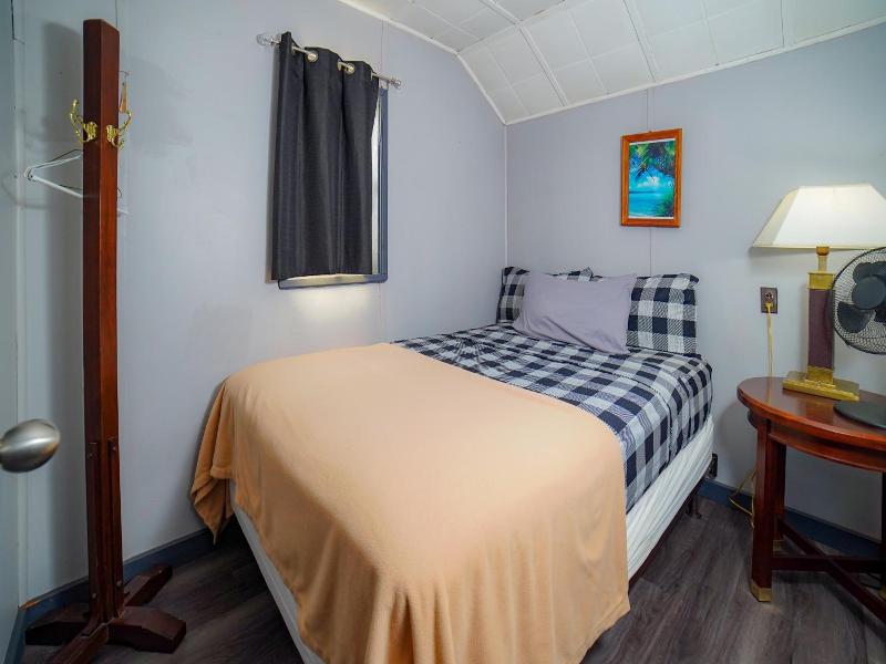Glen Garry Motel And Cottages image