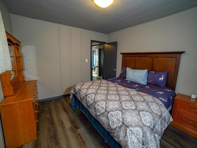 Glen Garry Motel And Cottages image