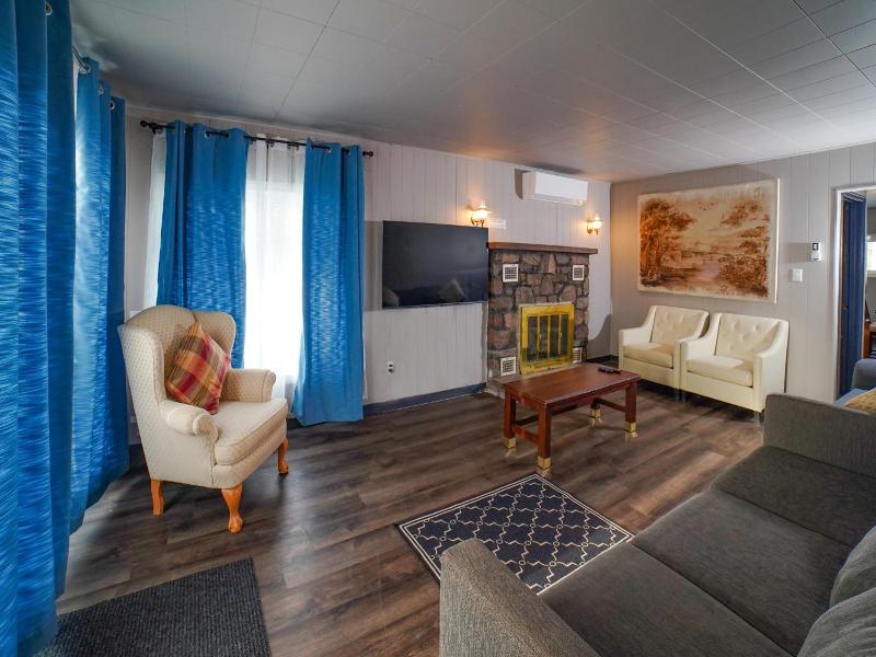 Glen Garry Motel And Cottages image