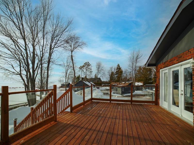 Glen Garry Motel And Cottages image