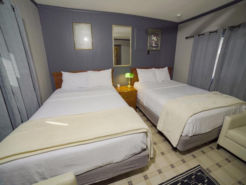 Glen Garry Motel And Cottages image