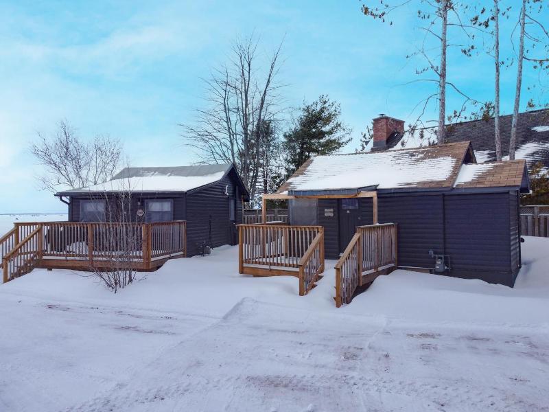 Glen Garry Motel And Cottages image