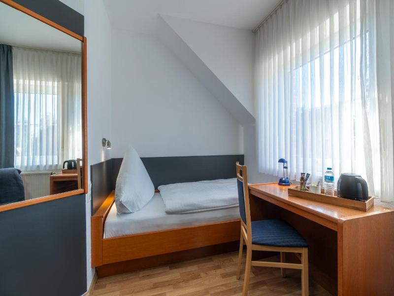 Landhotel Elkemann image