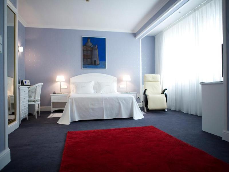 Las Rocas Playa Hotel image