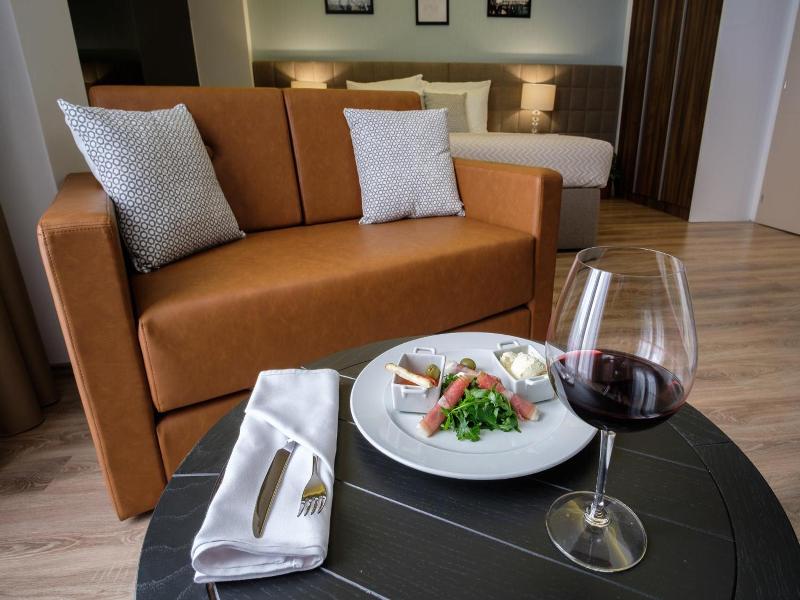 Sl Industry Hotel image
