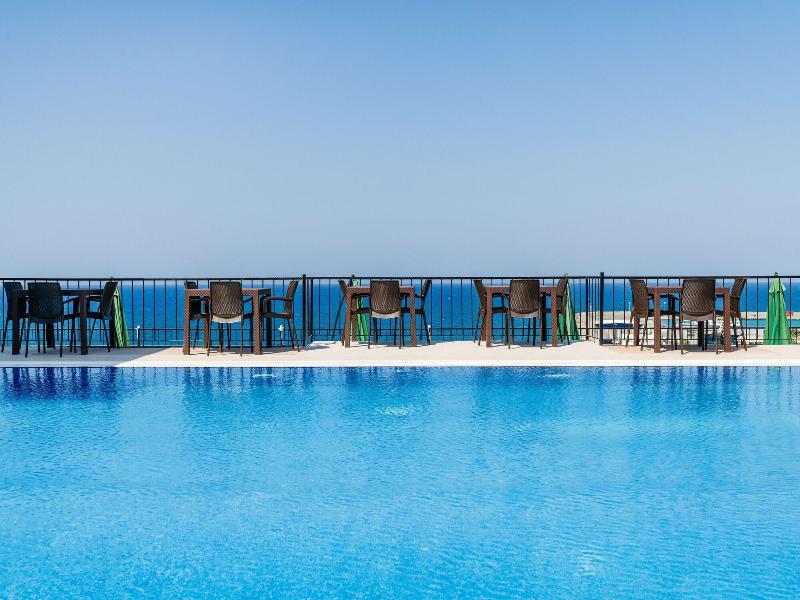 Olivia Palm Hotel image