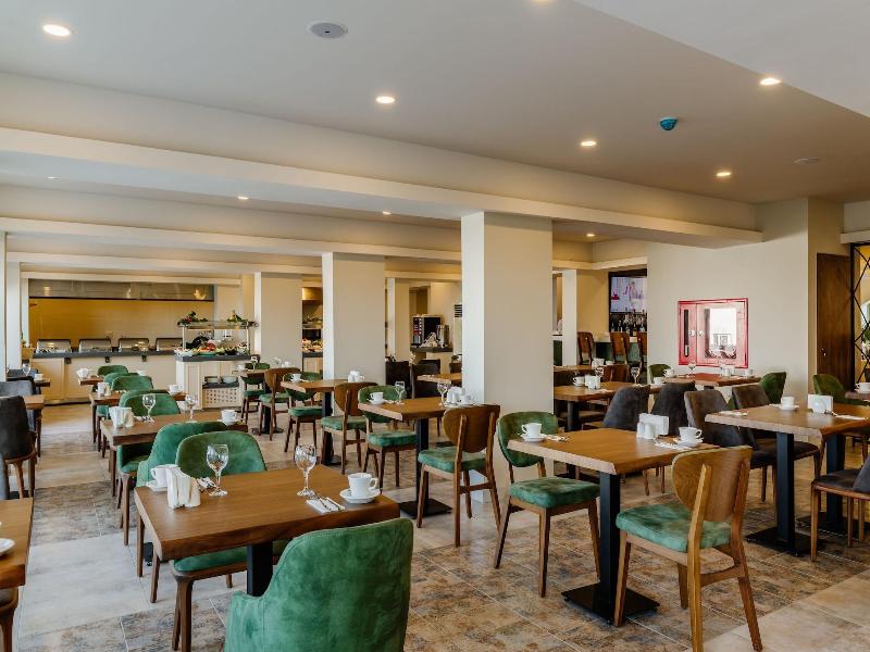 Olivia Palm Hotel image
