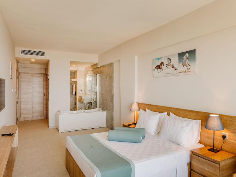 Olivia Palm Hotel image