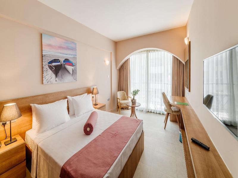 Olivia Palm Hotel image