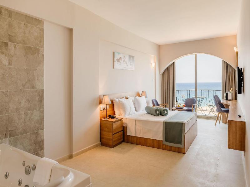 Olivia Palm Hotel image