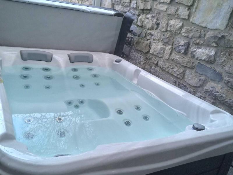 Cottage With Bubble Bath image