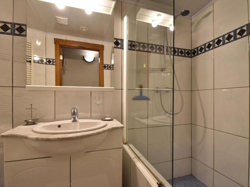 Cottage With Bubble Bath image