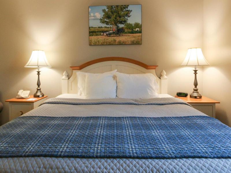 Blue Gate Garden Inn image