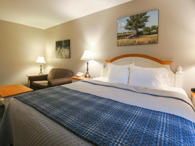 Blue Gate Garden Inn image