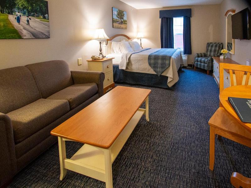 Blue Gate Garden Inn image