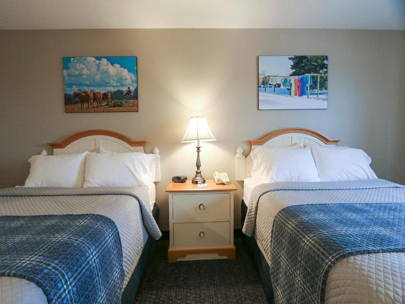 Blue Gate Garden Inn image