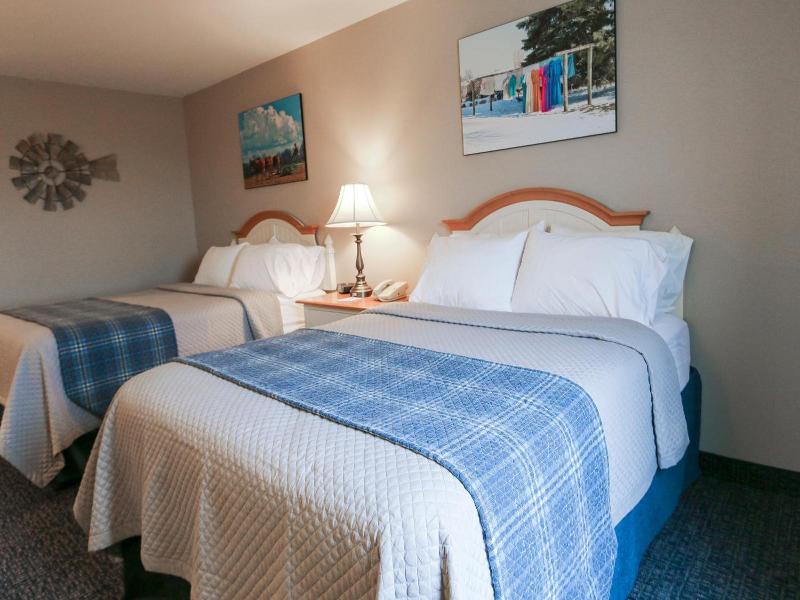 Blue Gate Garden Inn image
