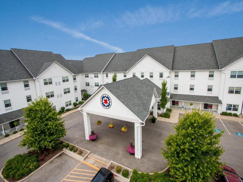 Blue Gate Garden Inn image