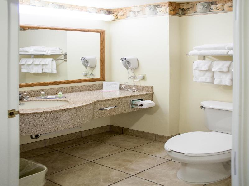 Blue Gate Garden Inn image