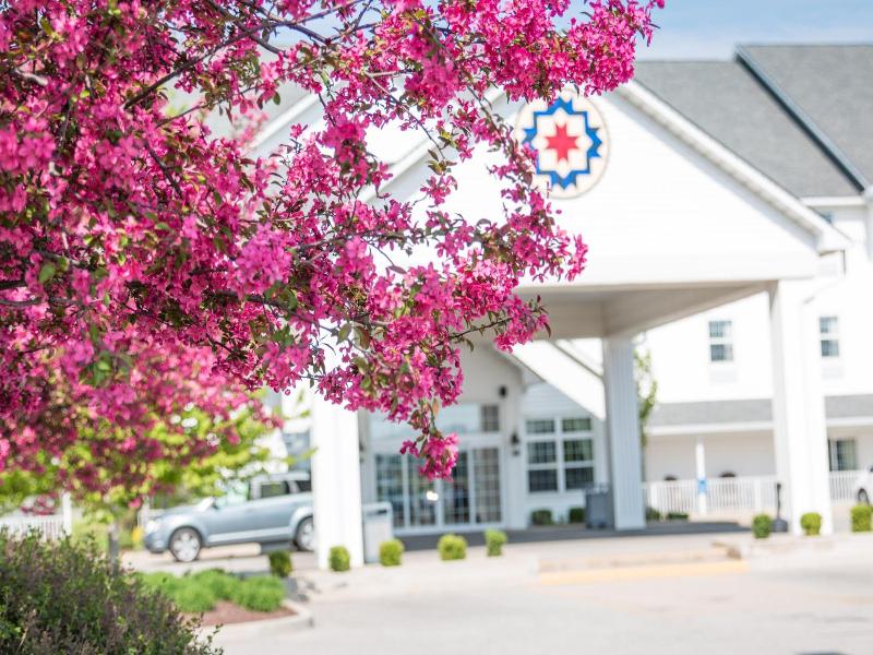 Blue Gate Garden Inn image