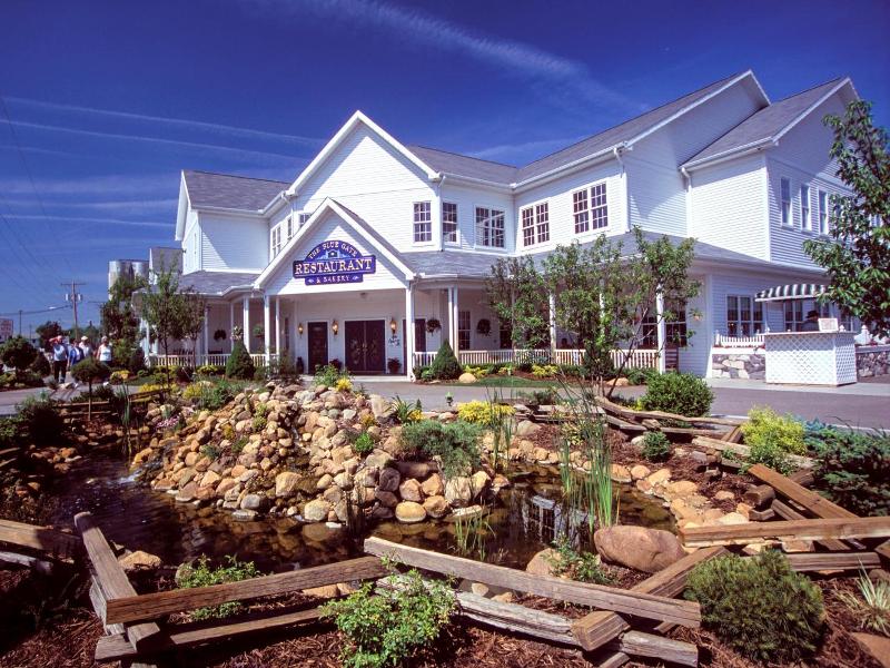 Blue Gate Garden Inn image