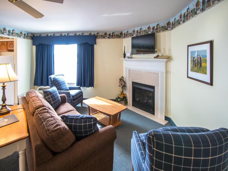 Blue Gate Garden Inn image