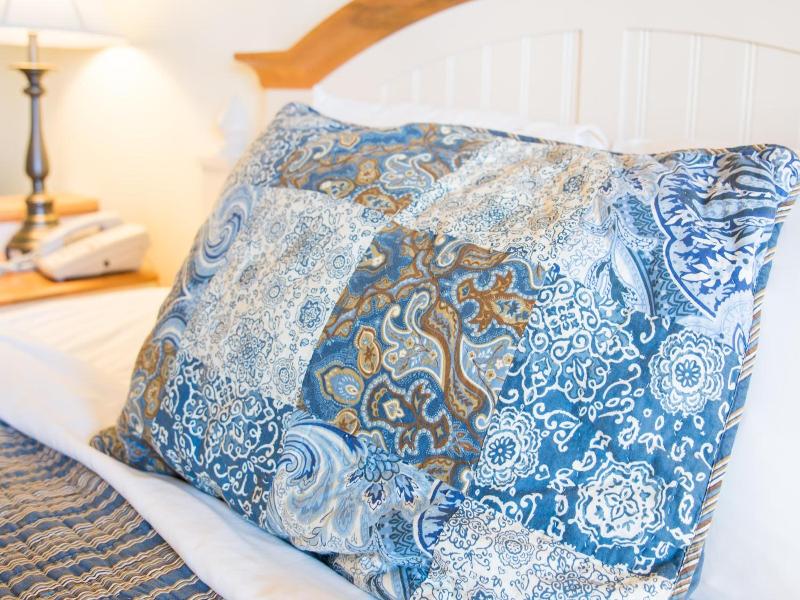 Blue Gate Garden Inn image