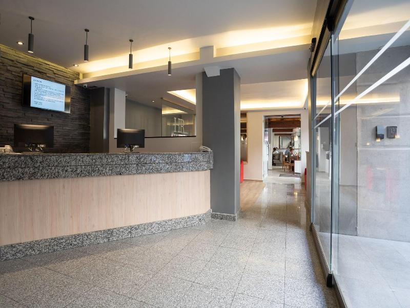 Hotel Roble image