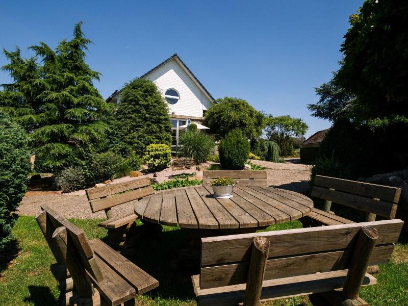 Group Getaway In Amel image