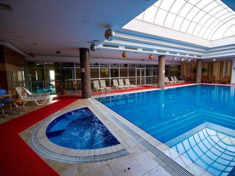 Grand Hotel Victory image