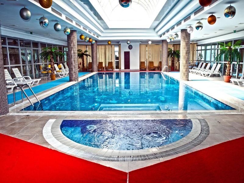 Grand Hotel Victory image