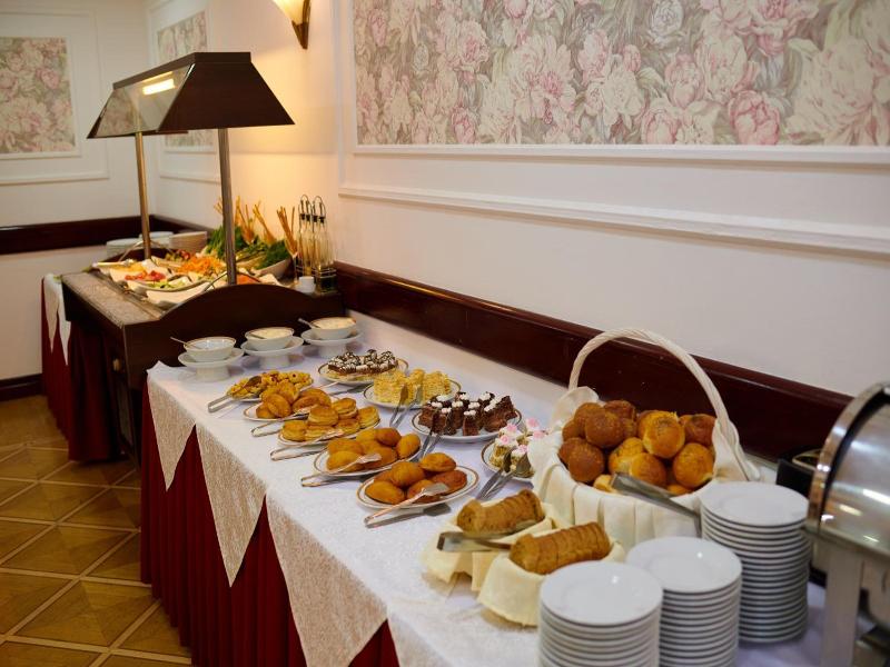 Grand Hotel Victory image