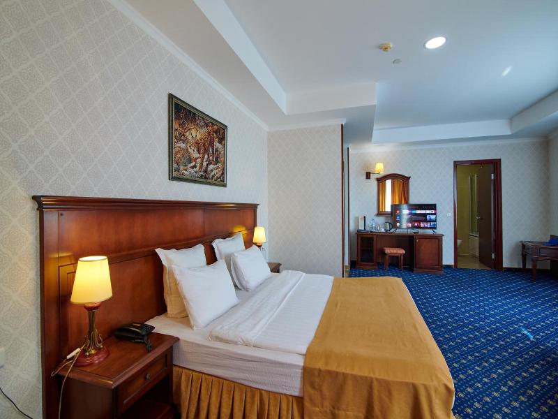 Grand Hotel Victory image