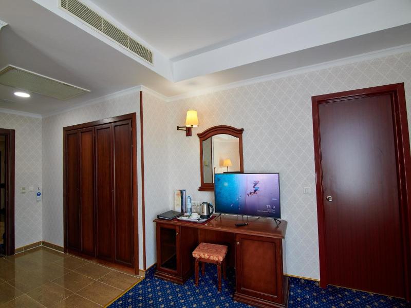 Grand Hotel Victory image