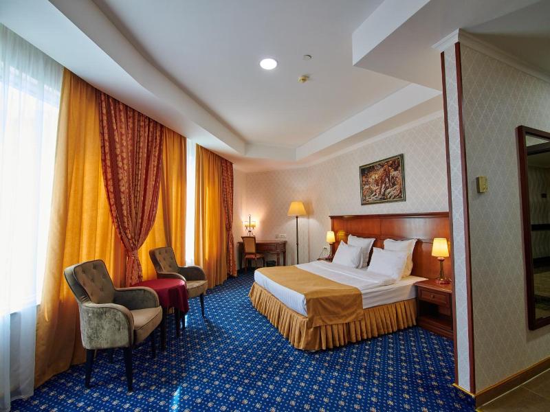 Grand Hotel Victory image