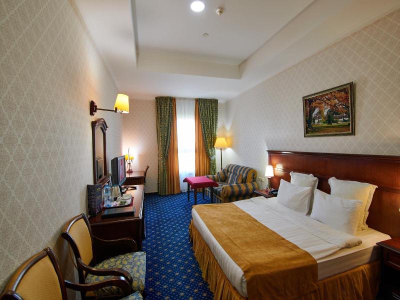 Grand Hotel Victory image