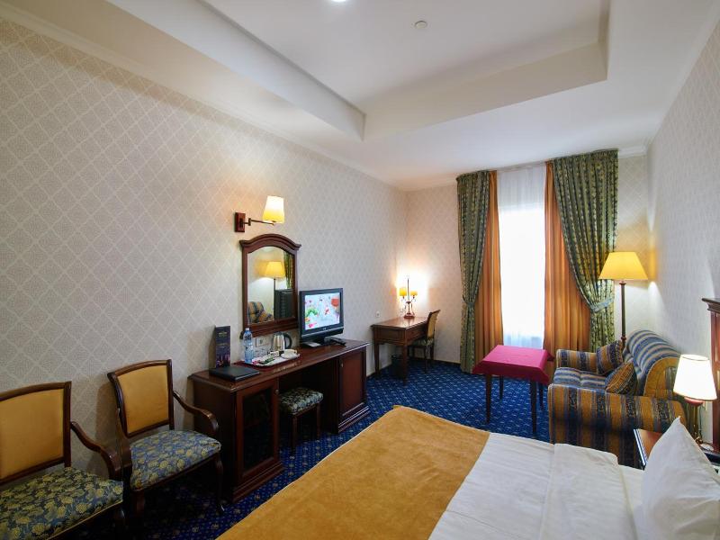 Grand Hotel Victory image