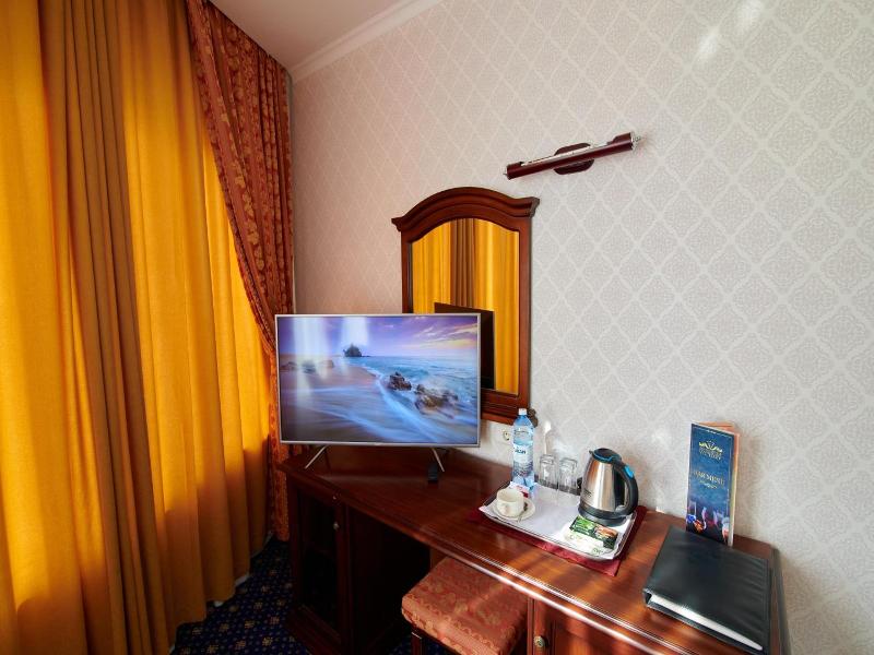 Grand Hotel Victory image