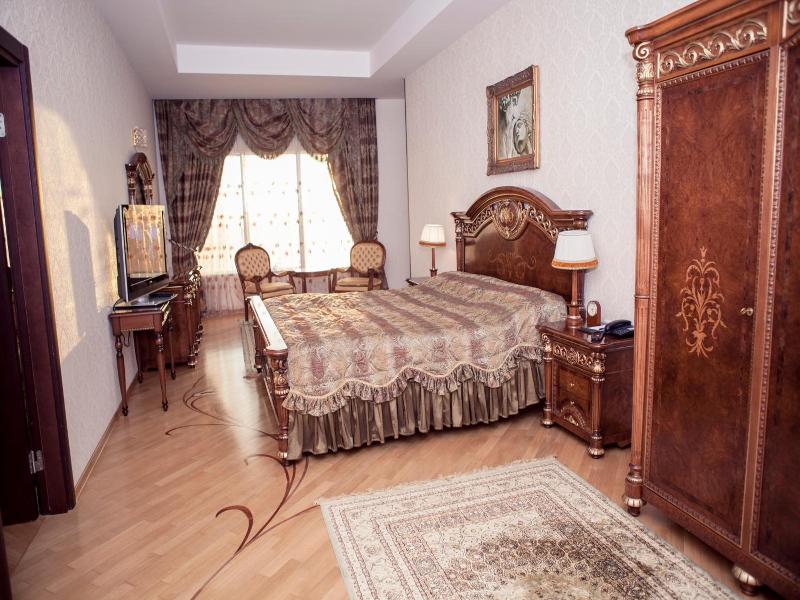 Grand Hotel Victory image