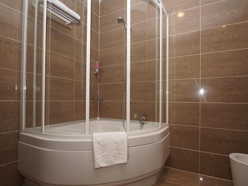 Grand Hotel Victory image
