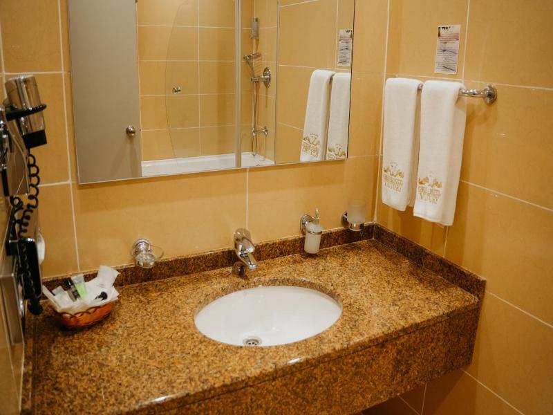 Grand Hotel Victory image