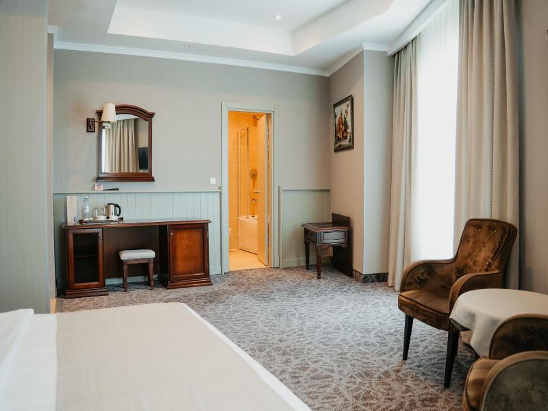 Grand Hotel Victory image