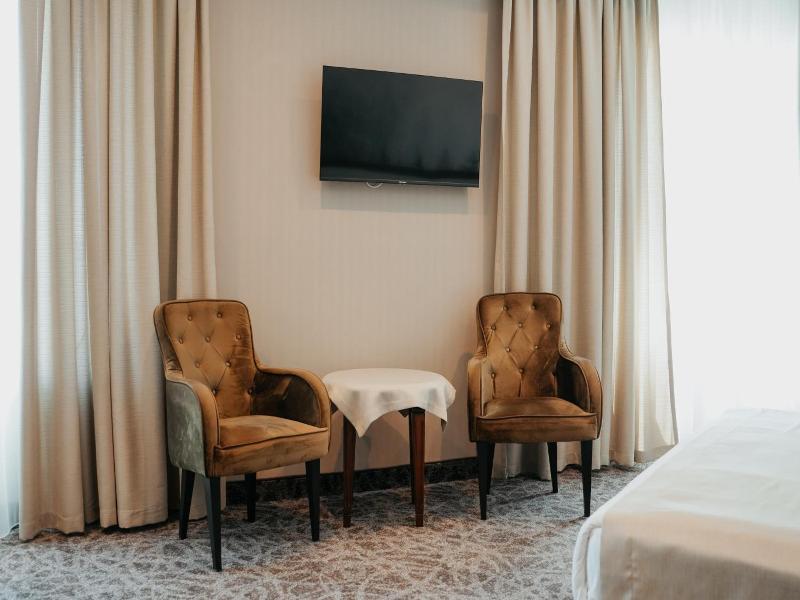 Grand Hotel Victory image