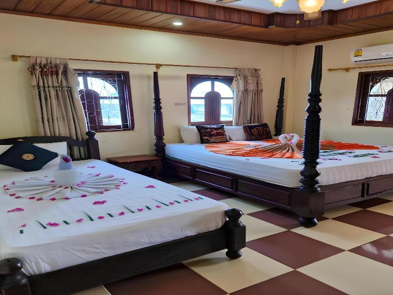 Sakura Hotel image