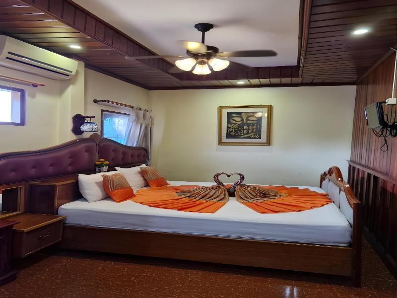 Sakura Hotel image