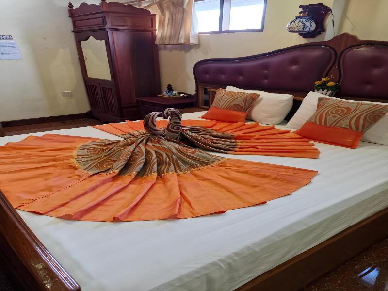 Sakura Hotel image