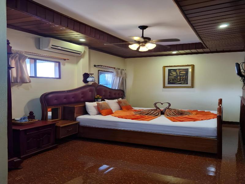 Sakura Hotel image