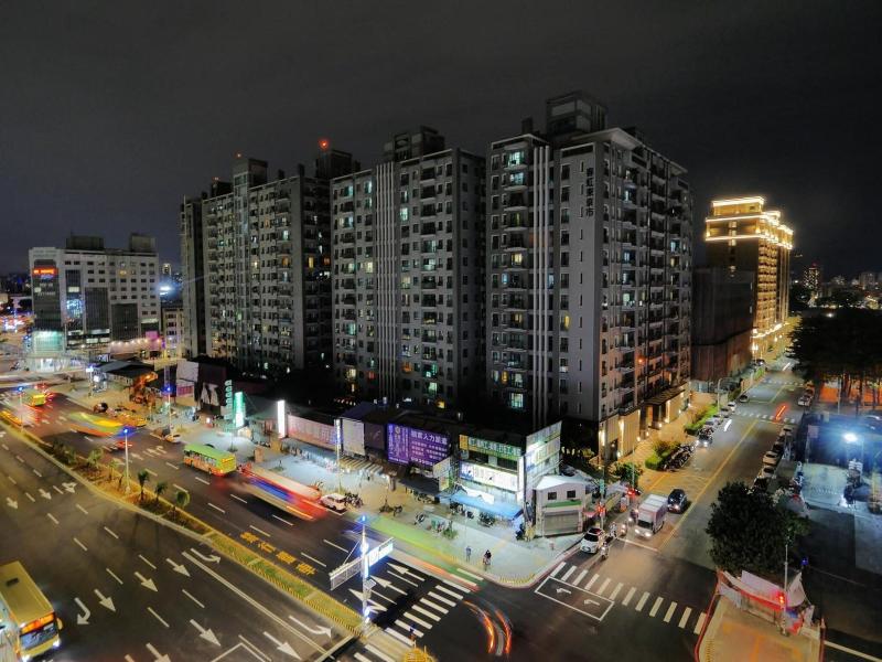 Modern Inn image