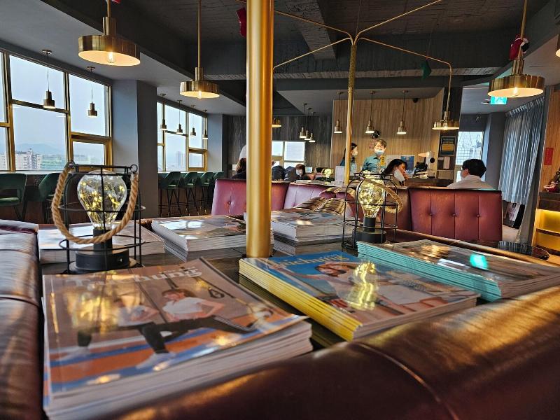 Modern Inn image