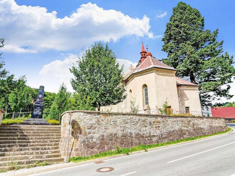 Lavish Cottage Near Ski Area In Cerny Dul image